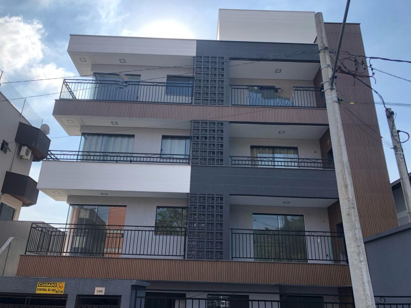 Apartamento para Venda, em Joinville, bairro Sagua�u, 3 dormit�rios, 1 banheiro, 1 su�te, 2 vagas