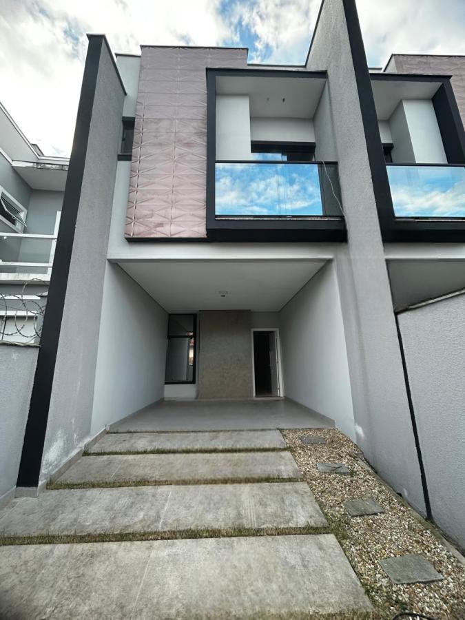 Geminado para Venda, em Joinville, bairro Sagua�u, 3 dormit�rios, 1 banheiro, 1 su�te, 2 vagas