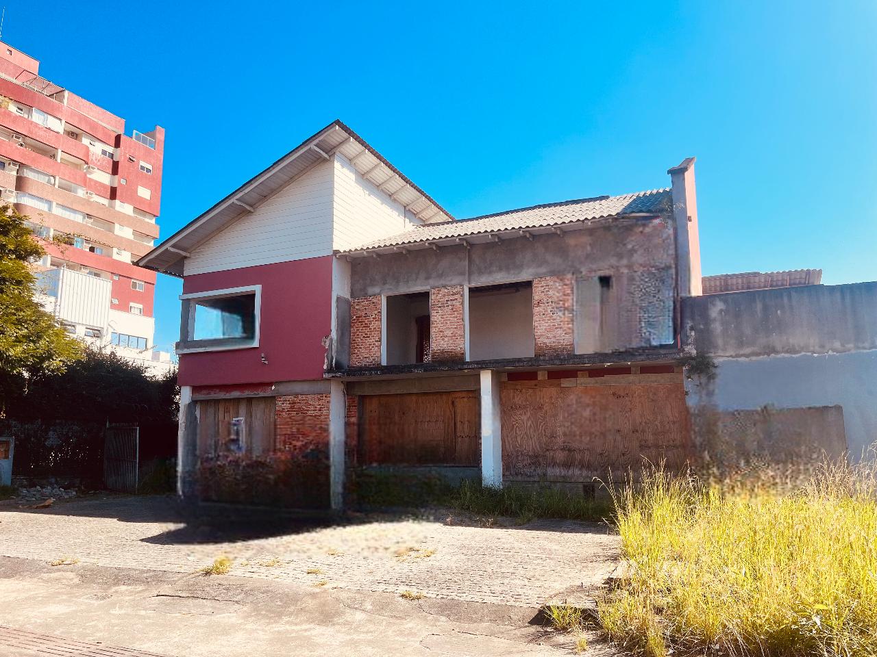 Sobrado para Venda, em Joinville, bairro Anita Garibaldi