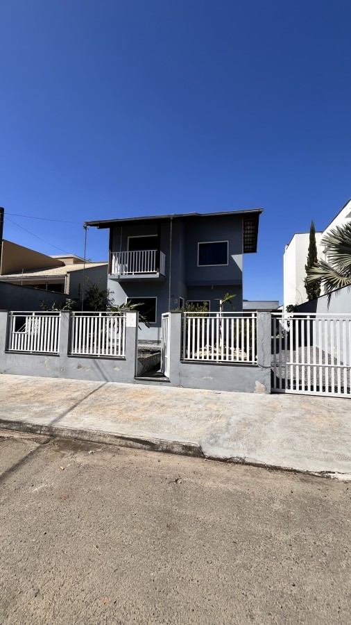 Sobrado para Venda, em Jaragu� do Sul, bairro Vieira, 4 dormit�rios, 4 banheiros, 1 su�te, 2 vagas