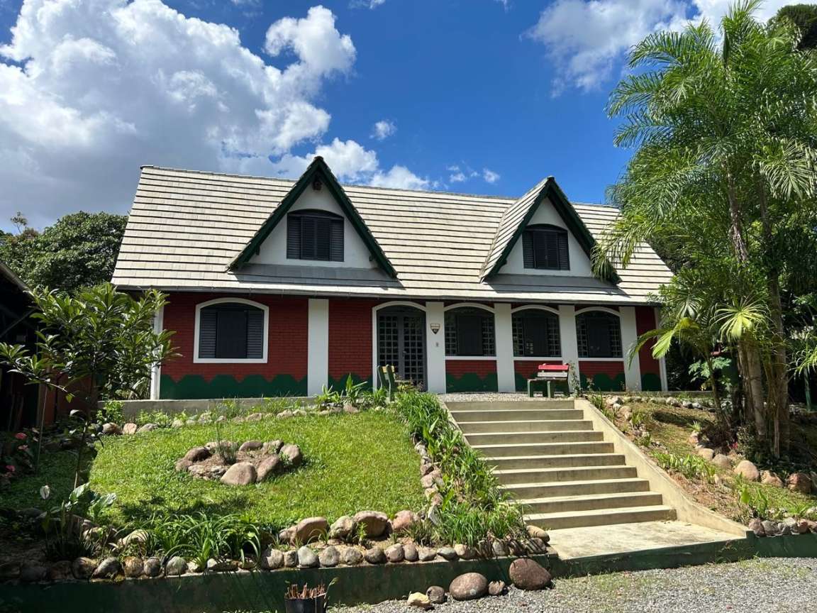 S�tio / Ch�cara para Venda, em Joinville, bairro Nova Bras�lia, 8 dormit�rios, 9 banheiros, 3 su�tes, 3 vagas